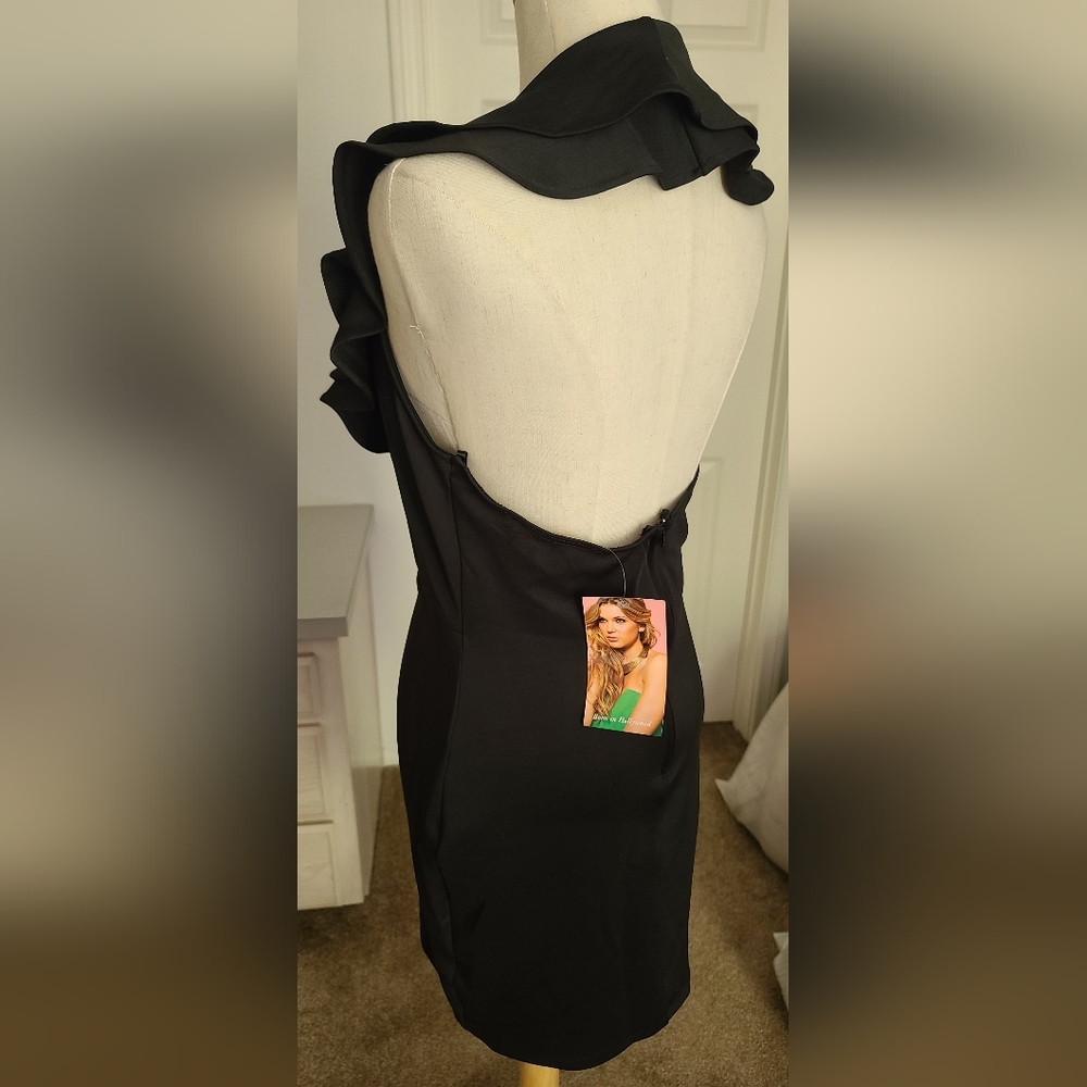 Halter Ruffle neck Dress - Picture 2 of 4